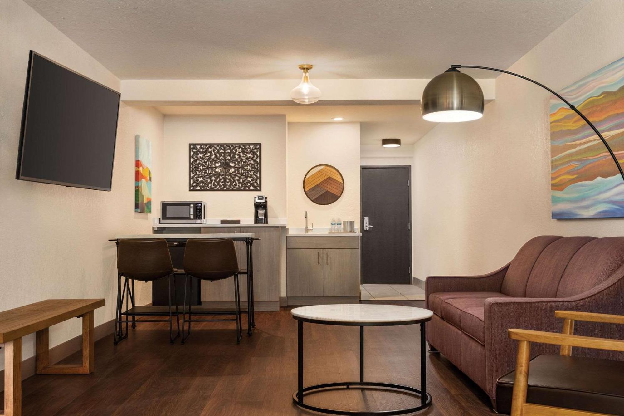 Radisson Hotel Colorado Springs Airport 외부 사진
